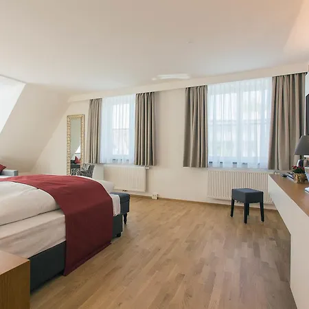 Am Schrannenplatz Hotel *